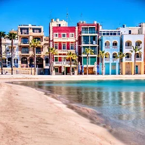 Angolina , Birżebbuġa Malta