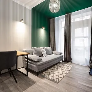  Apartment Modern Living Apartment - 3-Zimmer - Nuernberg Nord, Ruhige Seitenstrasse, Fusslaeufig Strassenbahn